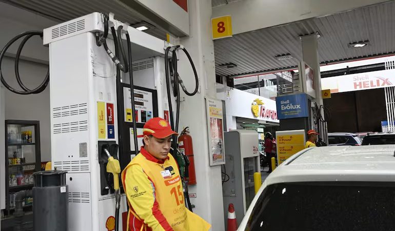 Precios de combustibles: más emblemas privados se ven forzados a aplicar bajas
