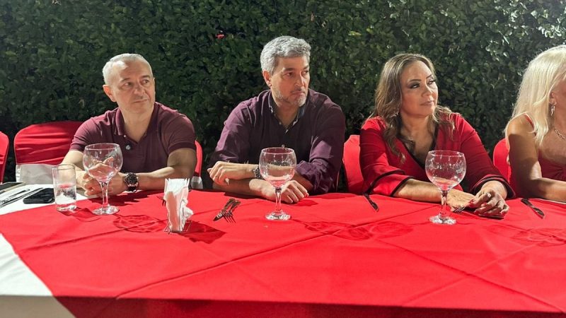 Cumpleaños con tinte político: Abdo muestra apoyo a esposo de Carmen Alonso para concejalía de Asunción