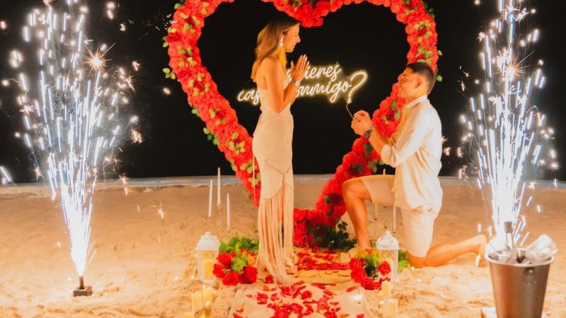 Jugador de Cerro sorprendió a su novia en la playa con pedido de matrimonio