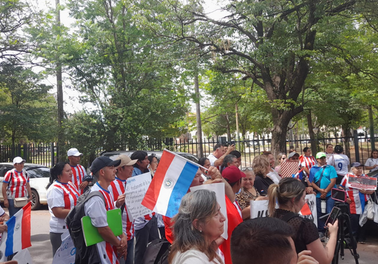 Víctimas de «mafia de pagarés» exigen tratar Ley de Emergencia Judicial, piden Tribunal Especial y claman indemnización