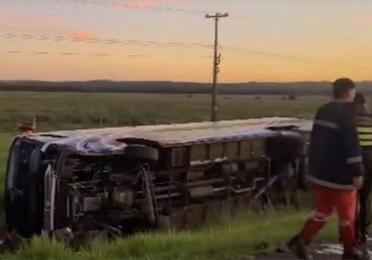 Choferes del bus accidentado en Coronel Oviedo serán imputados por homicidio culposo