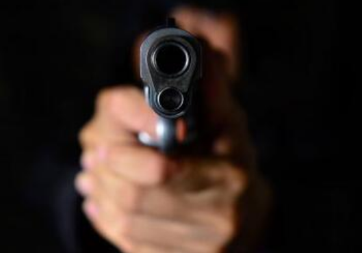 Asesinan a un joven de 22 años en San Antonio y el principal sospechoso es su vecino