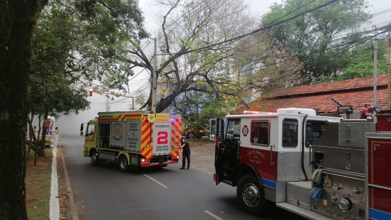 Incendio en local de químicos para piscinas obliga a cerrar Boggiani