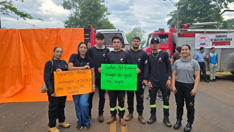 Pobladores de Saltos del Guairá cierran el acceso a la ciudad y exigen respuestas a Itaipú