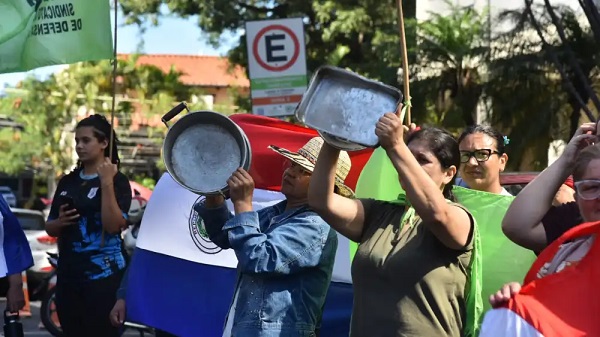 IPS: enfermeras protestan por aumento salarial postergado