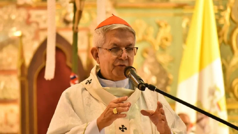 Cardenal Martínez llama a una fe comprometida con políticas justas y solidarias en Navidad