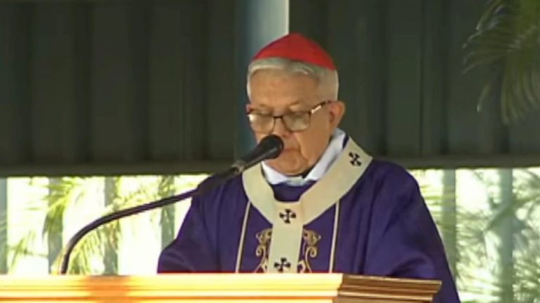 Cardenal Martínez se manifestó desde Caacupé contra la corrupción que golpea a los más pobres