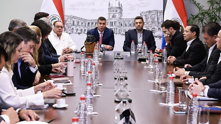 Nicanor fulmina a ministros de Peña con aires de «emperadores de oficina»