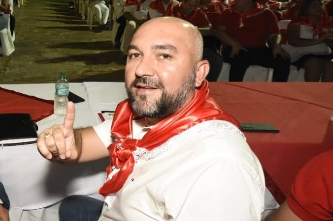 Arévalo frena audiencia clave y dilata medidas en causa por presunta coima