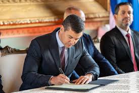 Peña confirma asueto el 24 y feriado el 26 de diciembre