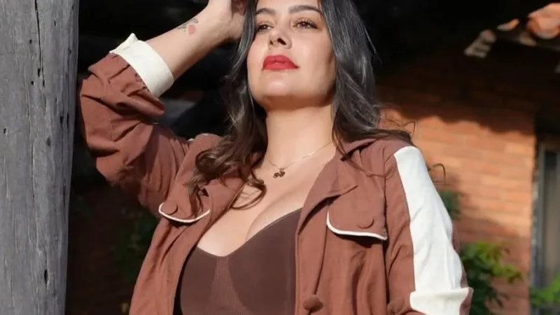 Larissa prometió que va a regalar una cirugía plástica