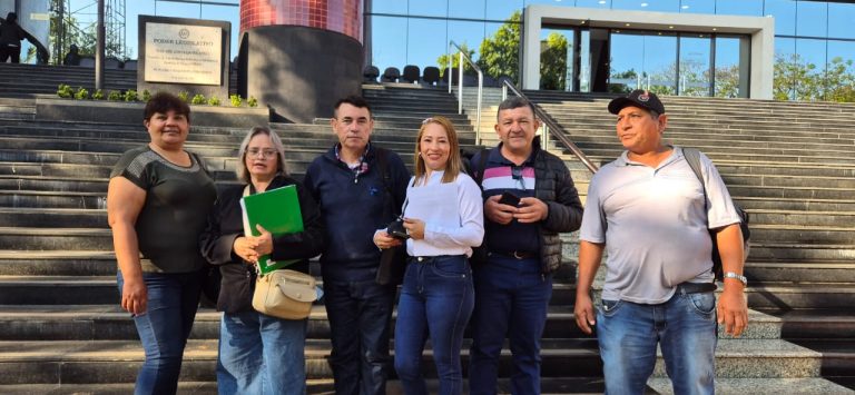 Víctimas de la mafia de los pagarés exigen aprobar sin cambios la Ley de Emergencia Judicial