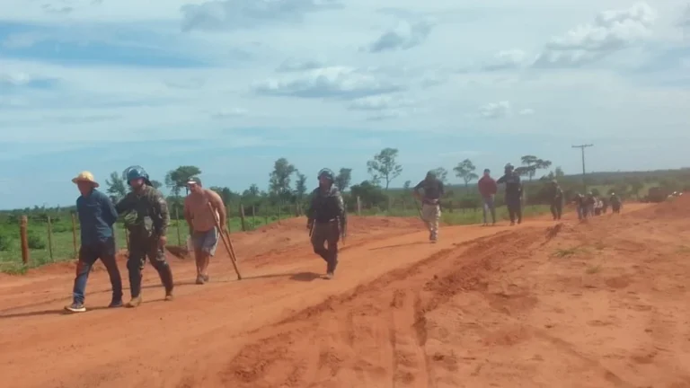 Policía detuvo a 52 campesinos tras intento de invasión en San Pedro y luego liberó a 23, todas mujeres