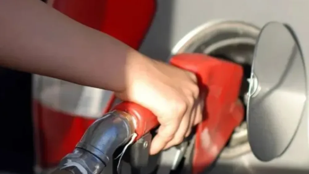 APESA cuestiona reducción de precios de Petropar sin respaldo técnico