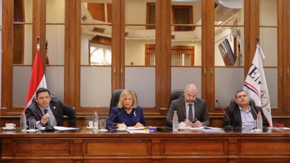 El Jurado investigará a fiscala y juez que desestimaron denuncia contra hijo del FGE