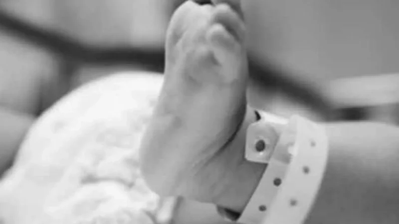 Niña indígena de 3 años muere por deshidratación grave y detienen a sus padres por orden fiscal