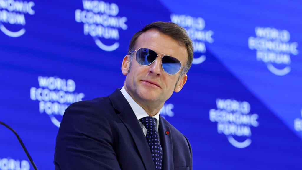 Macron, con lentes oscuros en Davos, lanza duras críticas a EE. UU. y China