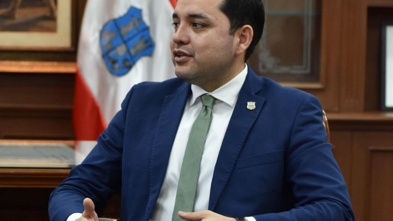 Luis Bello bajo presión: cuestionan destino del millonario préstamo