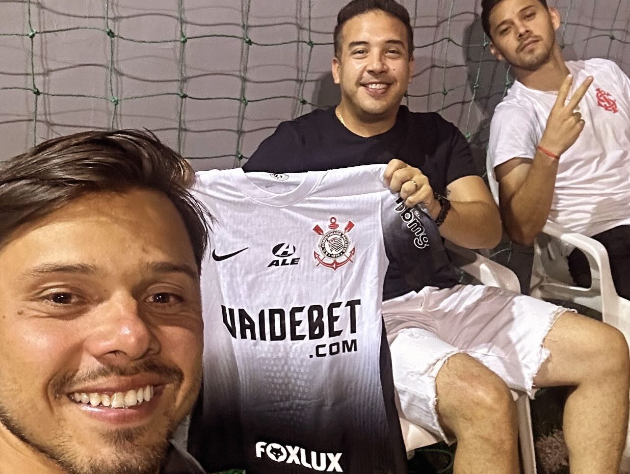 Los mellis Romero ya están en Paraguay y le metieron un partidito entre amigos