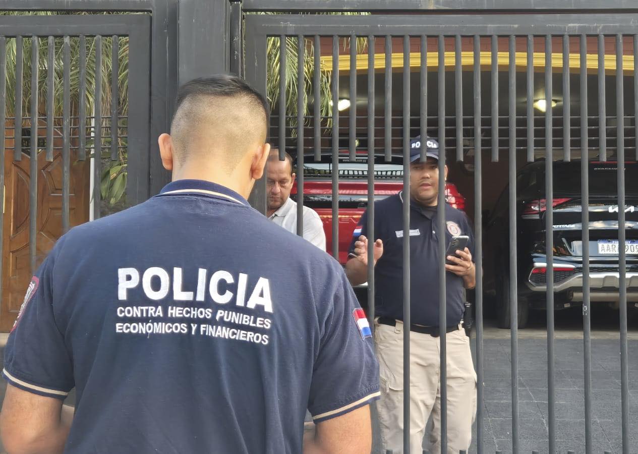 Mafia de pagarés: Imputan y piden prisión de abogada por amenazas 