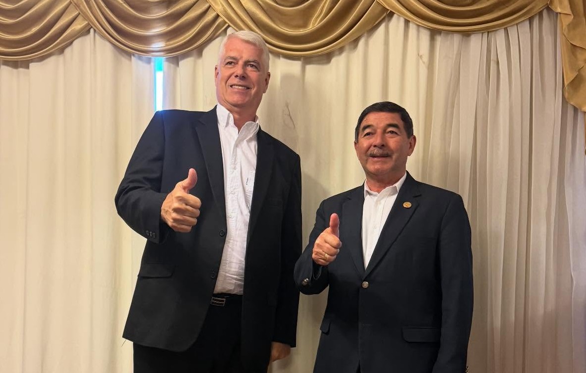 Senador Núñez respalda candidatura de Arnoldo Wiens y marca distancia del oficialismo