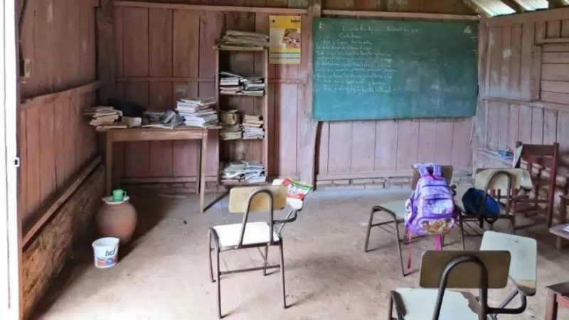 Jóvenes acusan a Peña de “vivir en una burbuja” mientras las escuelas públicas se caen a pedazos