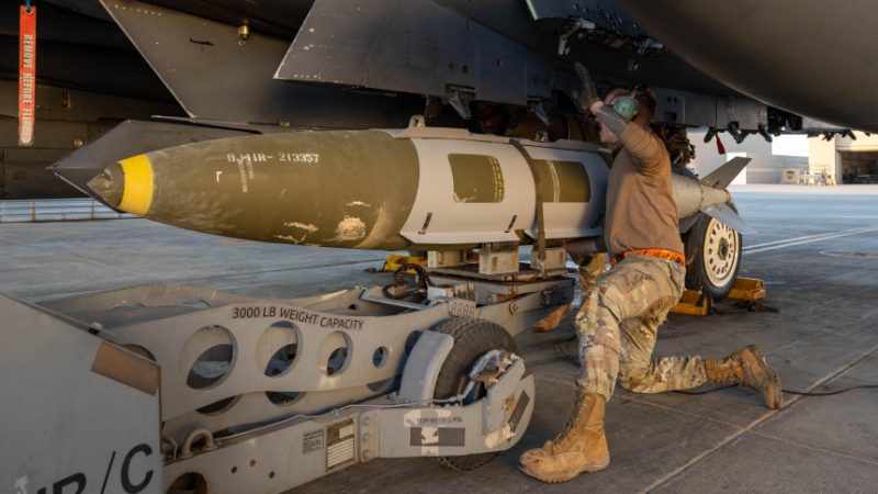 Estados Unidos ataca posiciones del Estado Islámico en Siria tras la muerte de dos soldados