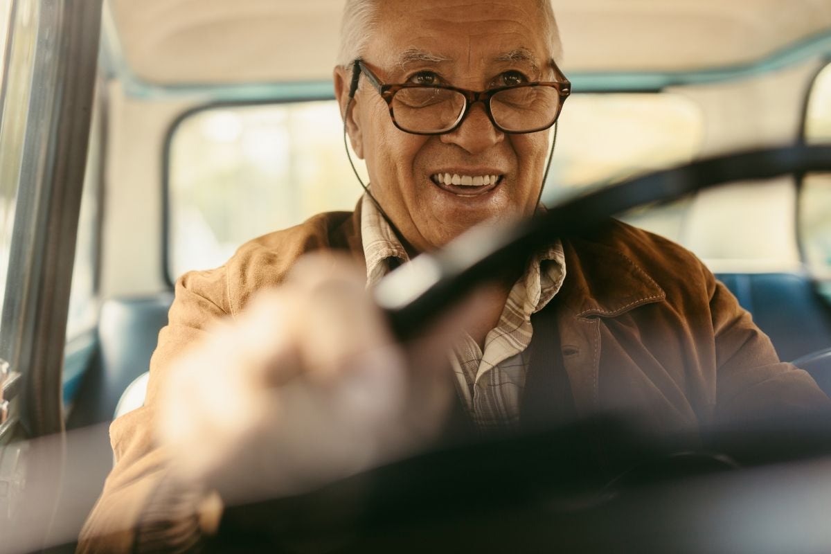 ¿Límite de edad para conducir? No, pero sí más exigencias desde los 65