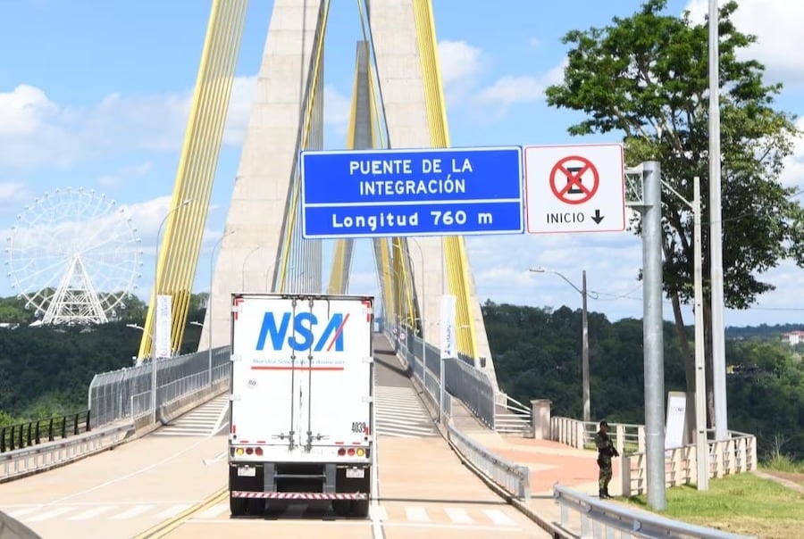 Queda postergado el cruce de buses de turismo por el Puente de la Integración