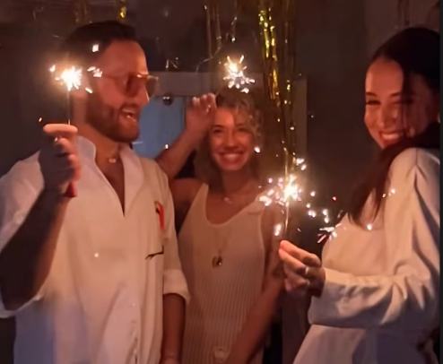 ¡La ex del cantante de Puraheil Soul presentó de una manera curiosa a su «salvador»!