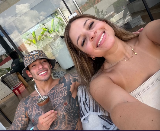 Por amor, el argentino Sergio Araújo ya aprendió a tomar tereré