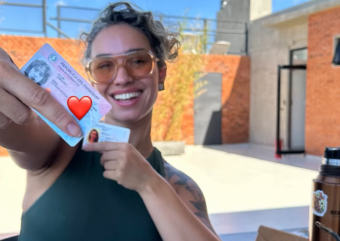 Adri Sanguina celebró que ya es paraguaya