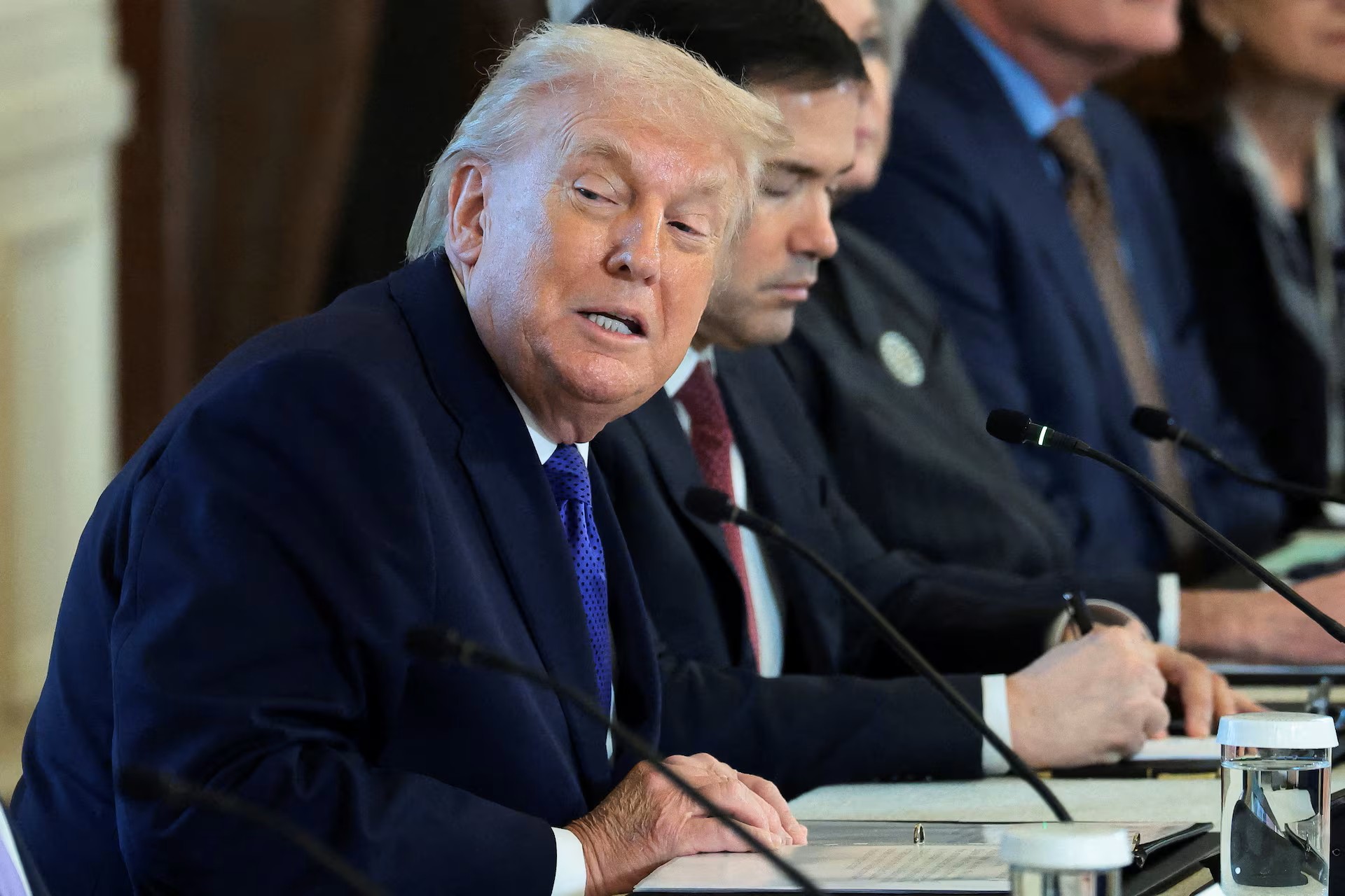 Trump amenaza con “ataque sin precedentes” a Irán en medio de represión sangrienta