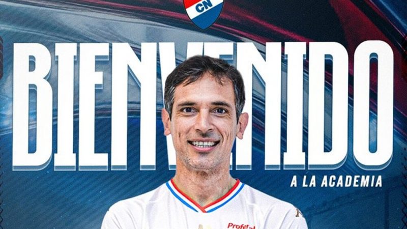 Nacional hace oficial el fichaje de Roque Santa Cruz