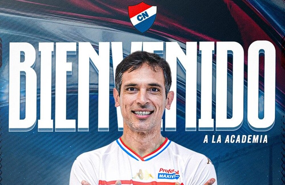 Nacional hace oficial el fichaje de Roque Santa Cruz