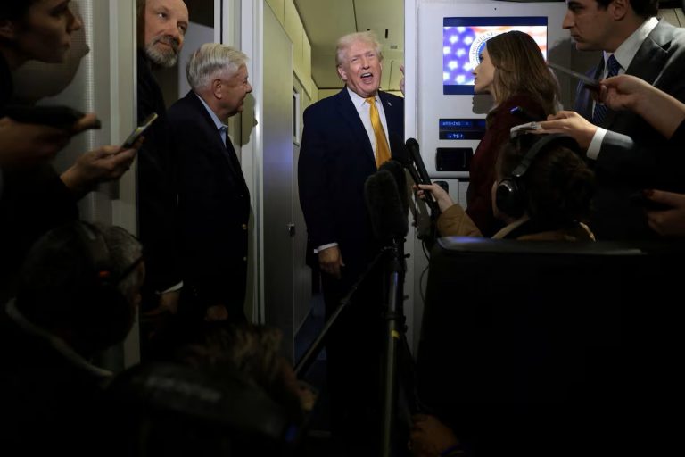 Trump vaticina que Cuba “está a punto de caer” tras captura de Maduro