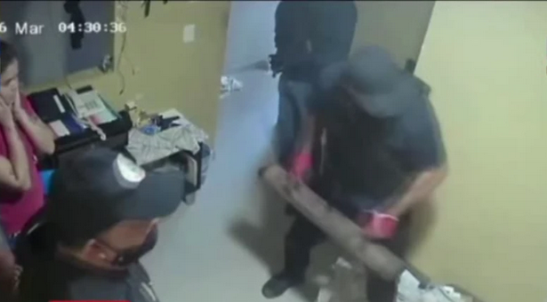 Millonario asalto en un motel de Luque: roban USD 600.000 a un ciudadano japonés