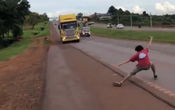 Identifican al irresponsable que casi causó una tragedia en ruta