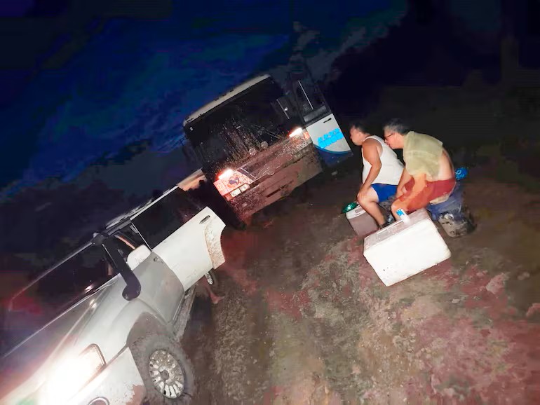 Año Nuevo entre barro y mosquitos: la ruta que condena a Paraguay