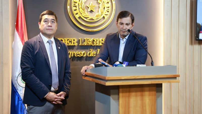 Senadores rechazan subir IVA y advierten colapso de la Caja Fiscal