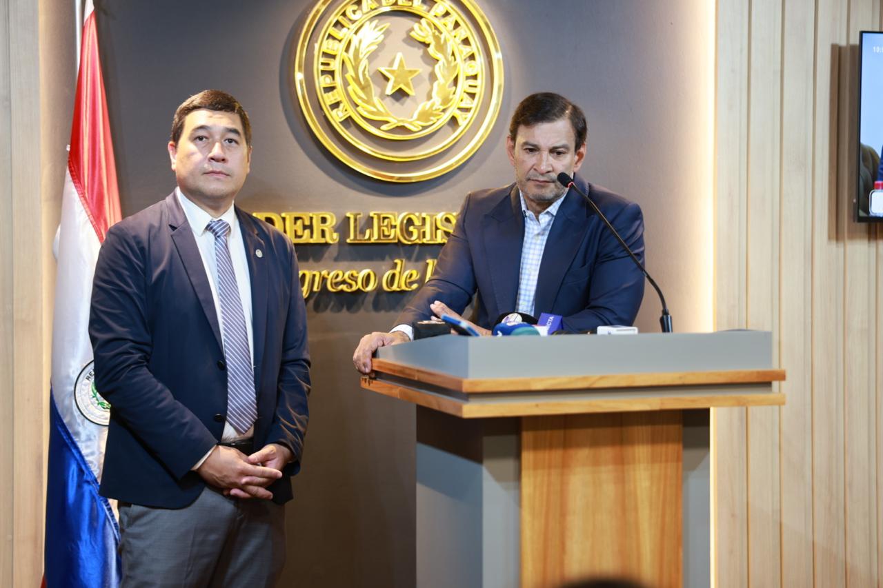 Senadores rechazan subir IVA y advierten colapso de la Caja Fiscal