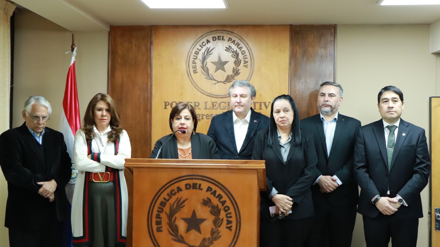 Oposición exige revisar la caja parlamentaria