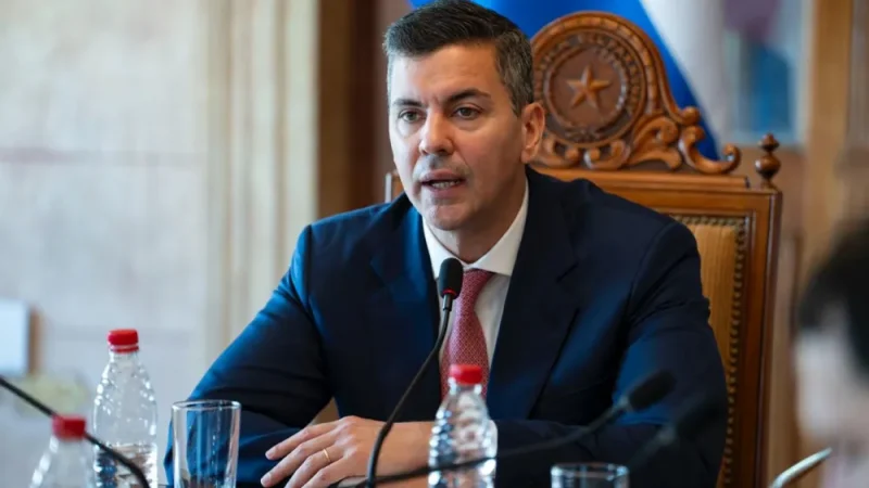 Paraguay “observa” operación contra Maduro, tildándolo de “amenaza” y “cabecilla” de un cartel