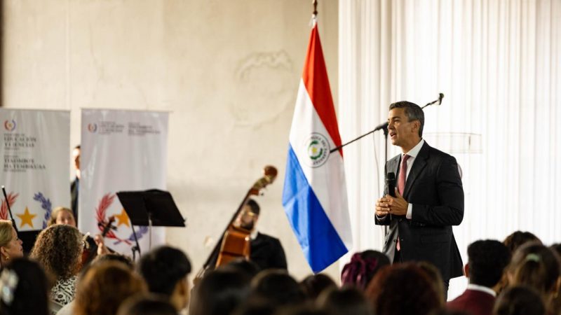 Peña inaugura clases con discurso personal pero persisten dudas sobre educación y Hambre Cero