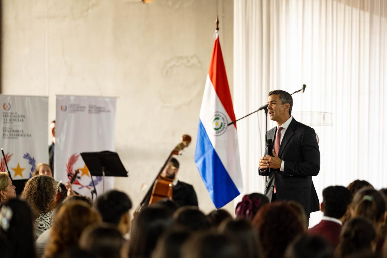 Peña inaugura clases con discurso personal pero persisten dudas sobre educación y Hambre Cero