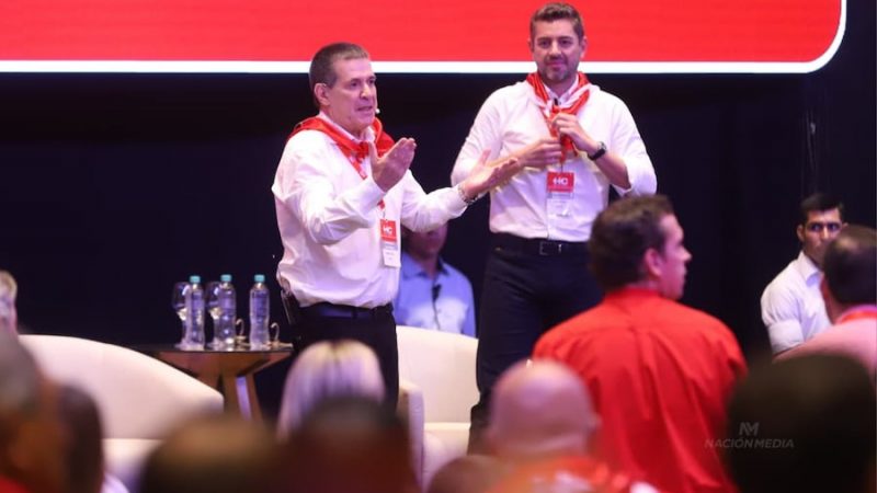 Cartes dedica mensaje de apoyo a Pedro Alliana, su elegido para la precandidatura presidencial 2028