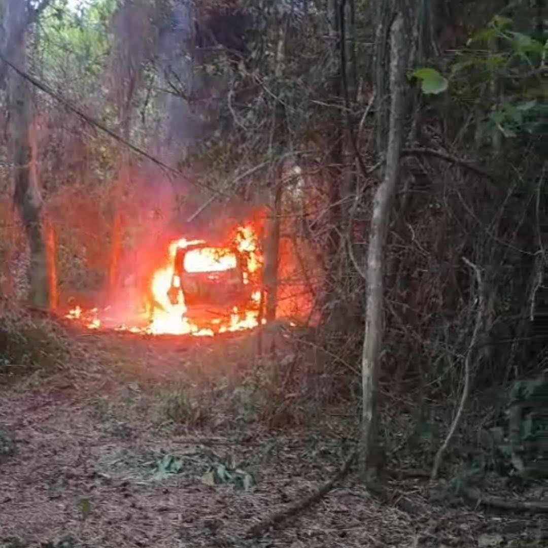 Agredió a su pareja, la amenazó de muerte y quemó su vehículo