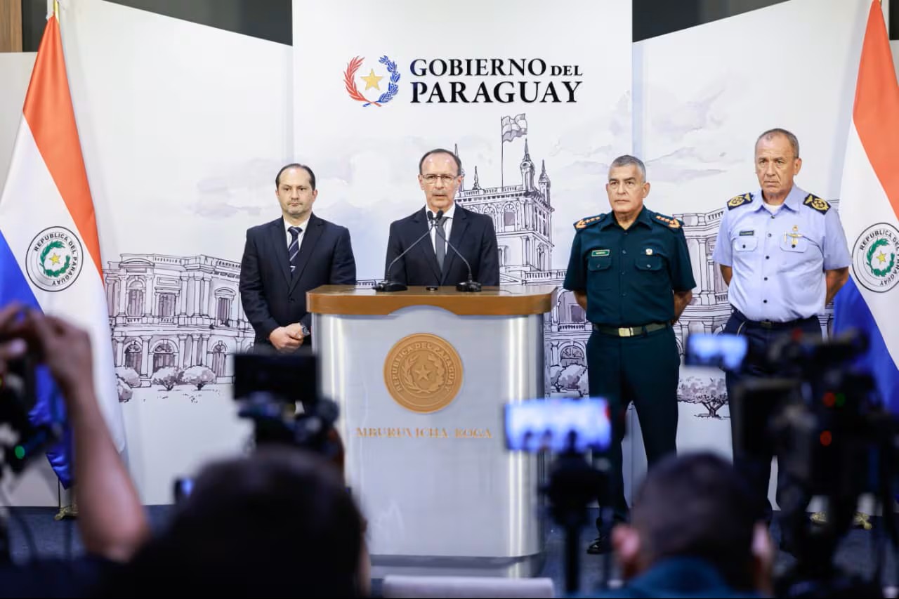 Protocolo impidió derribo de avioneta irregular, aclara González