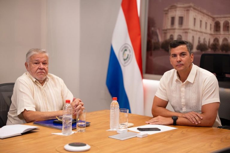 Peña mantiene a Brítez y exige cambios en gestión del IPS