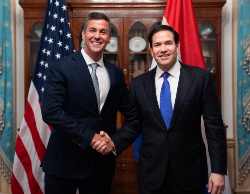 Peña se abraza al trumpismo y reivindica la Doctrina Monroe